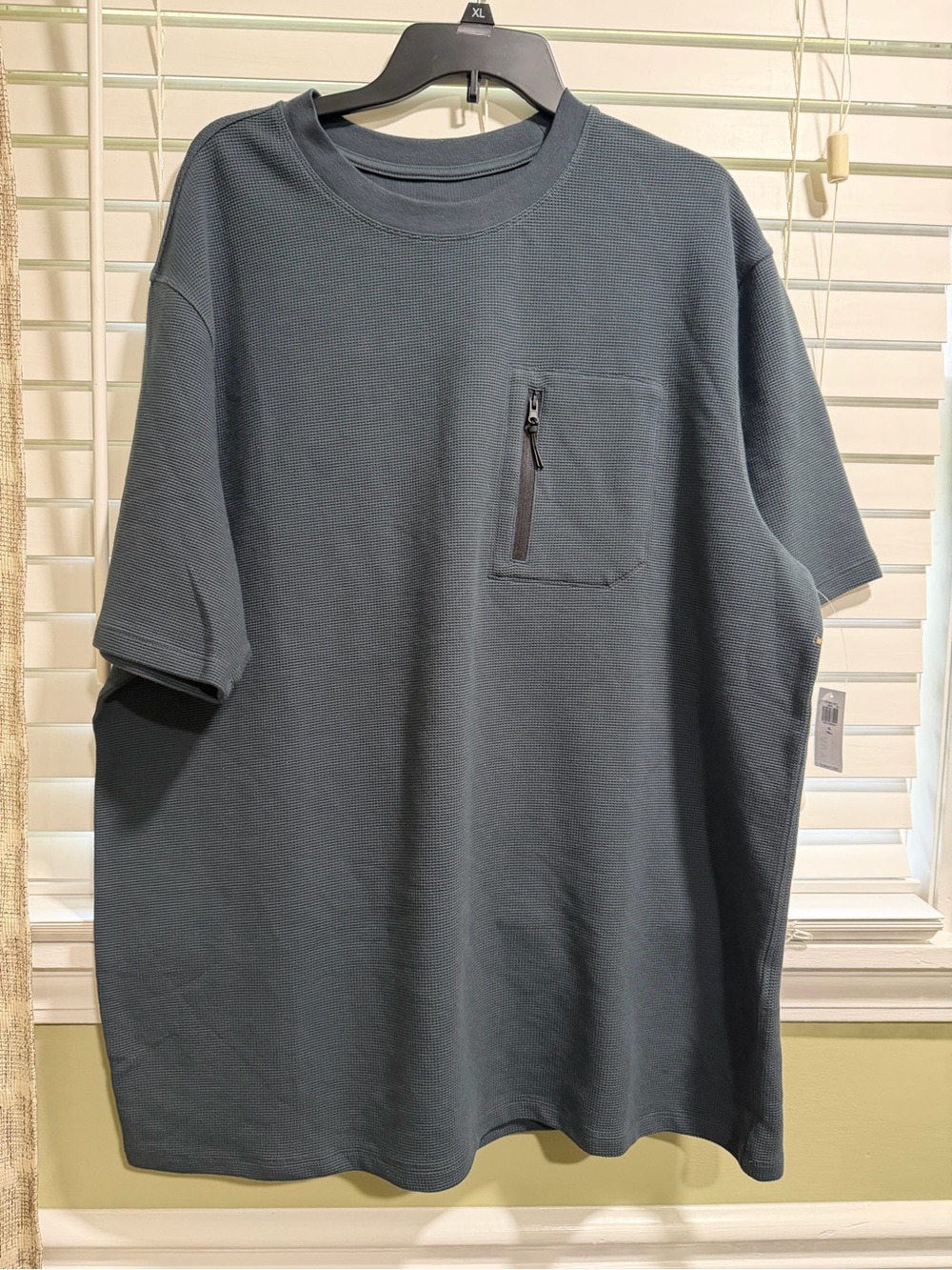 Old Navy Men's Short-Sleeve Crewneck Tee with Zip Pocket - Slate